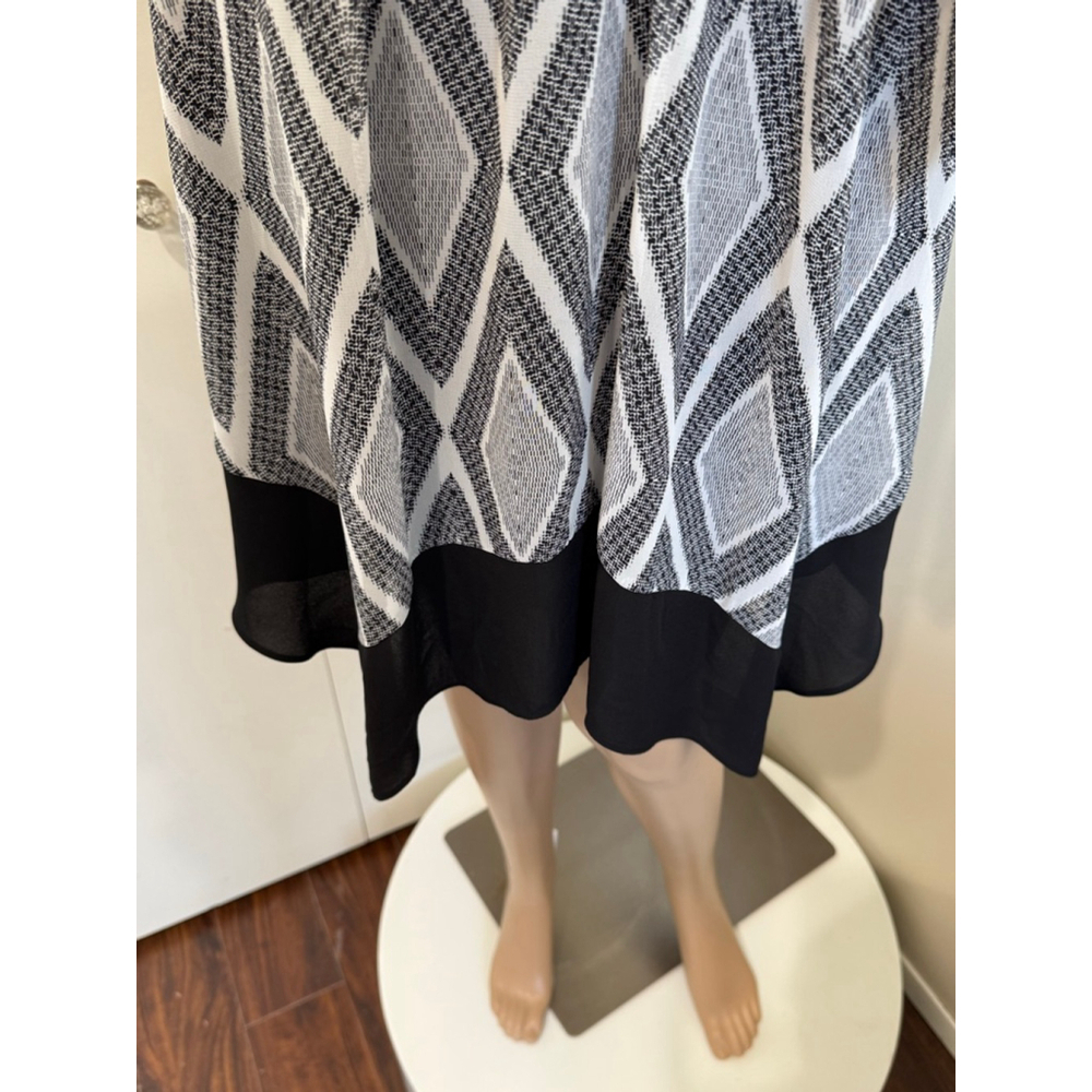 Women's AB Studio lined belted Dress Black White Geometric Print Sz L Sleeveless - Picture 3 of 9